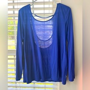 Long sleeve workout shirt